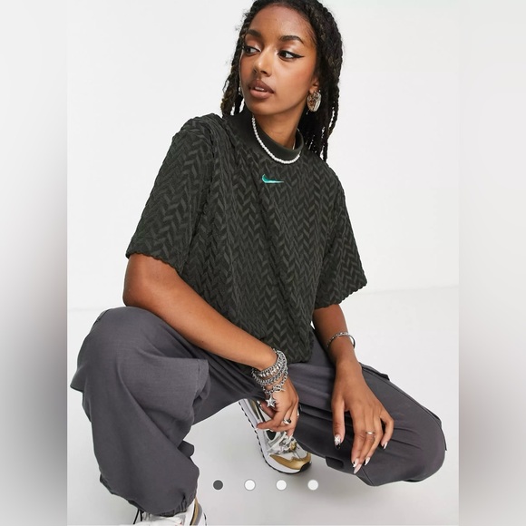 Nike Everyday Modern Plus fleece jacquard boxy t-shirt in sequoia green - Picture 4 of 4